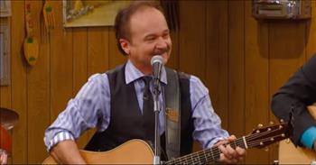 ‘Just A Closer Walk With Thee’ Jimmy Fortune Sings At Larry’s Country Diner