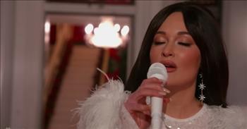 Country Singer Kacey Musgraves Covers Elvis’ Classic ‘Can’t Help Falling in Love’